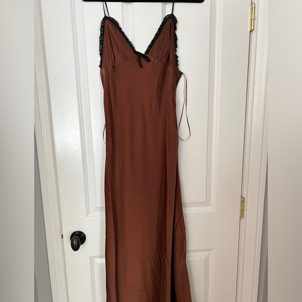 NWT Nia Brown Midi Dress